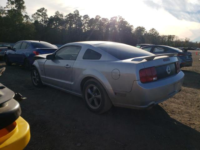 1ZVFT82H365258122 - 2006 FORD MUSTANG GT SILVER photo 2