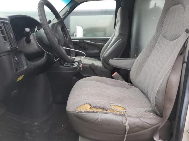 1GBHG31U361115524 - 2006 CHEVROLET EXPRESS G3 WHITE photo 7