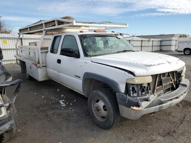 1GBJC39U11F102266 - 2001 CHEVROLET SILVERADO C3500 WHITE photo 4