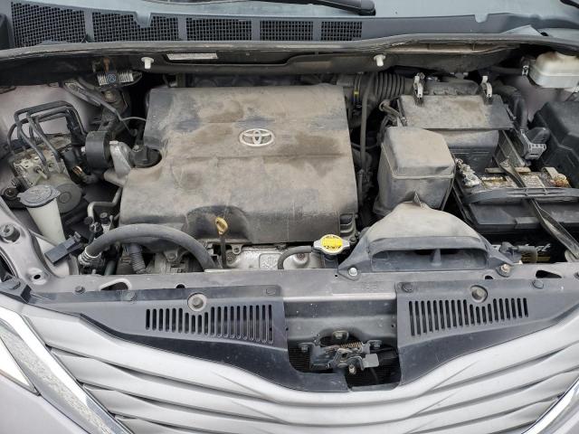 5TDYK3DC0CS273038 - 2012 TOYOTA SIENNA XLE GRAY photo 11