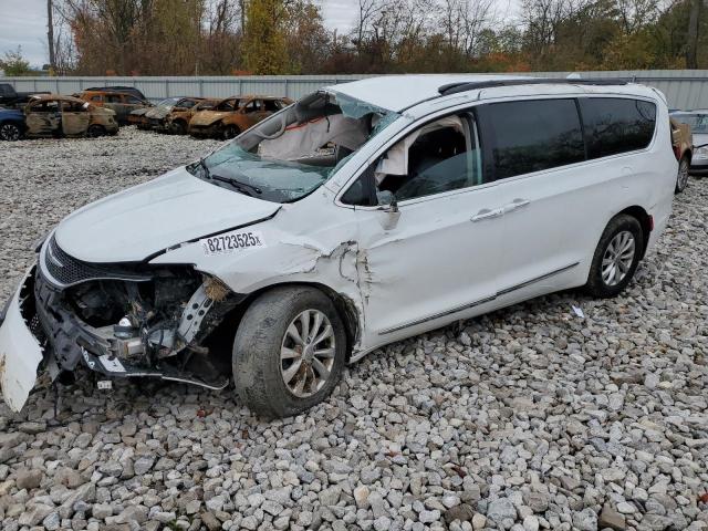 2017 CHRYSLER PACIFICA TOURING L, 