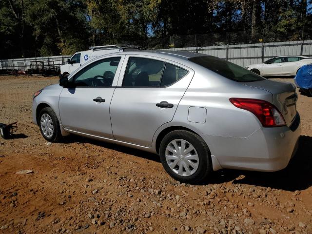 3N1CN7AP1GL899258 - 2016 NISSAN VERSA S ვერცხლისფერი ფოტო 2