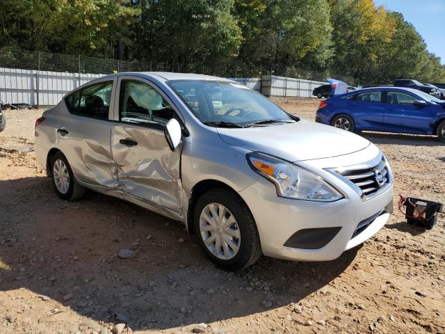 3N1CN7AP1GL899258 - 2016 NISSAN VERSA S ვერცხლისფერი ფოტო 4
