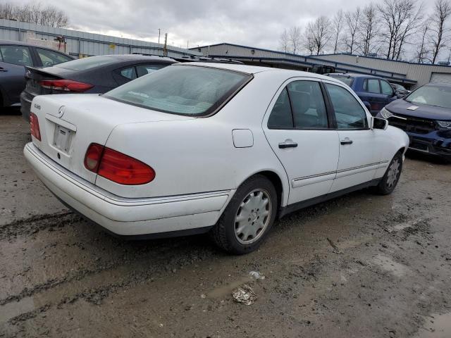 WDBJF65H2XA763970 - 1999 MERCEDES-BENZ E 320 WHITE photo 3