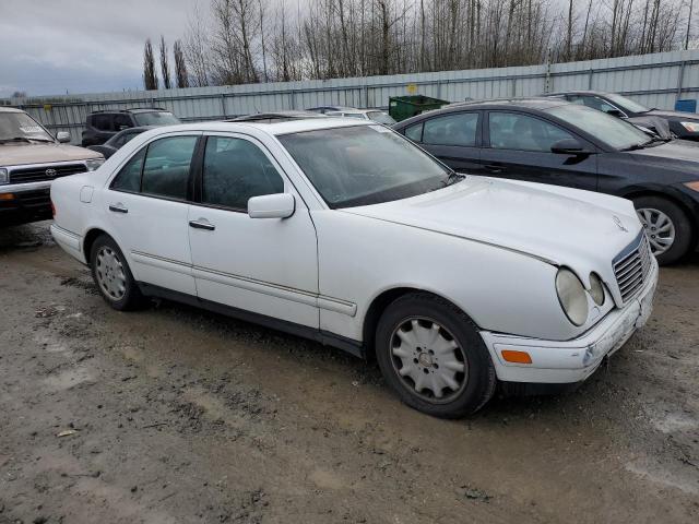 WDBJF65H2XA763970 - 1999 MERCEDES-BENZ E 320 WHITE photo 4