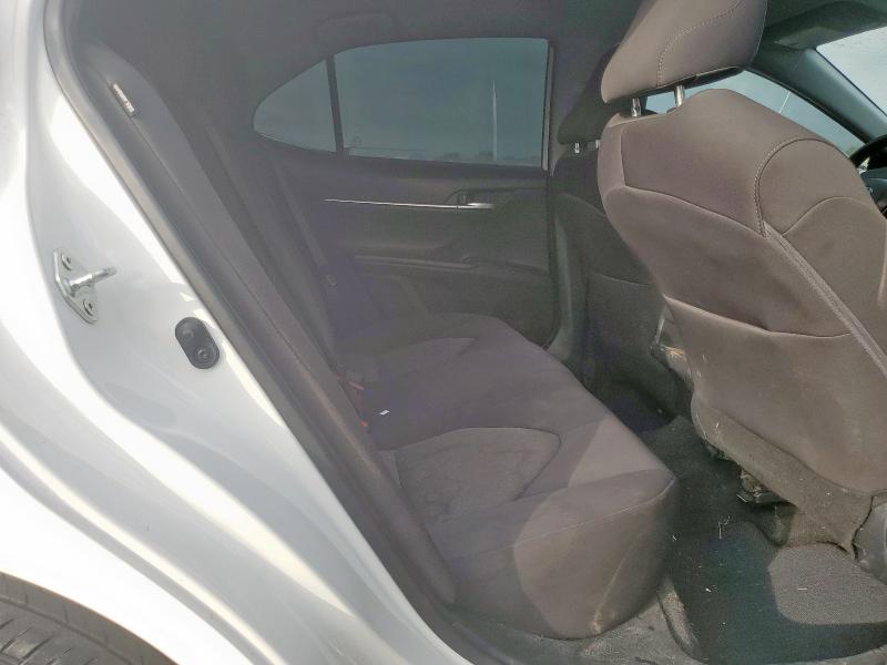 4T1C11AK5PU163886 - 2023 TOYOTA CAMRY LE Biały zdjęcie 10