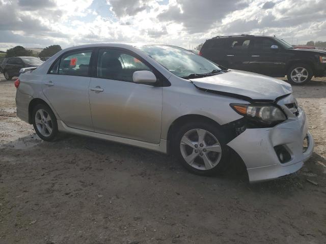 5YFBU4EE7DP119605 - 2013 TOYOTA COROLLA BASE Argent photo 4