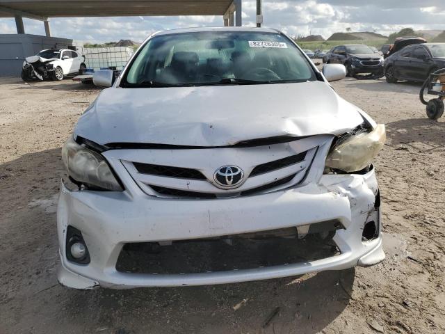 5YFBU4EE7DP119605 - 2013 TOYOTA COROLLA BASE Argent photo 5