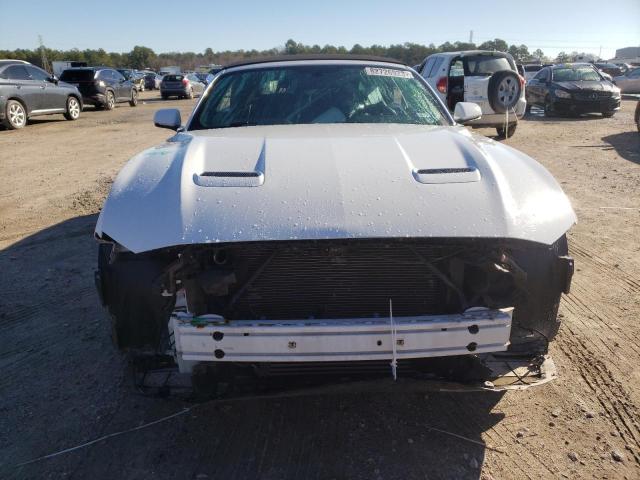 1FATP8UH4J5166426 - 2018 FORD MUSTANG WHITE photo 5