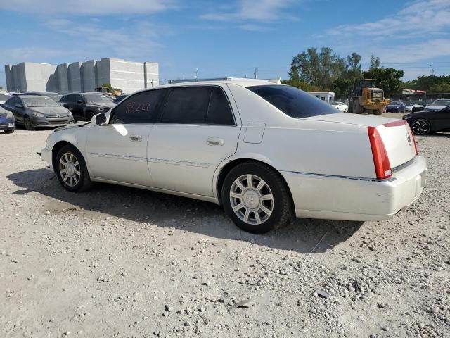 1G6KA5E67BU101602 - 2011 CADILLAC DTS WHITE photo 2