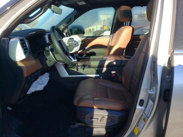 5TFMA5ECXNX010306 - 2022 TOYOTA TUNDRA CREWMAX PLATINUM Silber Foto 7