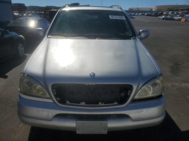 4JGAB54EX1A250354 - 2001 MERCEDES-BENZ ML 320 银色 照片 5