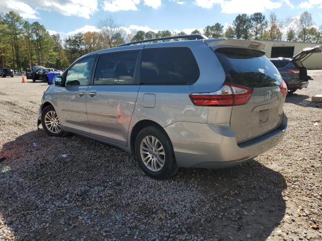 5TDYZ3DC4HS842623 - 2017 TOYOTA SIENNA XLE SILVER photo 2