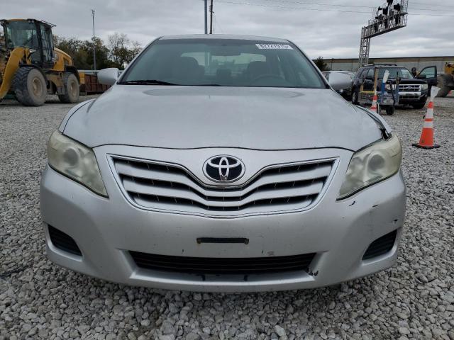 4T1BF3EK7BU777687 - 2011 TOYOTA CAMRY BASE Argent photo 5