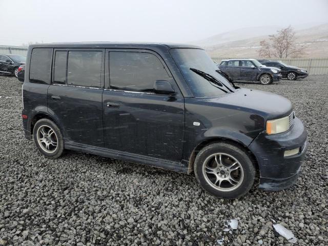 JTLKT324850173276 - 2005 TOYOTA SCION XB BLACK photo 4