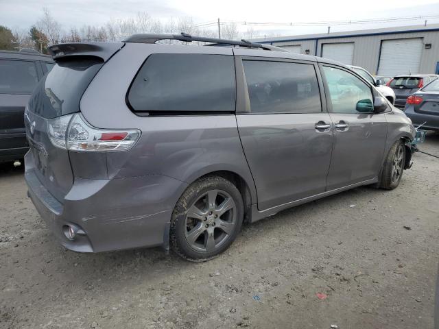 5TDXZ3DC2HS813665 - 2017 TOYOTA SIENNA SE GRAY photo 3