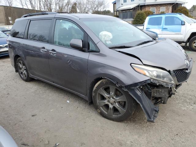 5TDXZ3DC2HS813665 - 2017 TOYOTA SIENNA SE GRAY photo 4