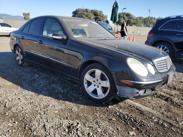 WDBUF70J16A837150 - 2006 MERCEDES-BENZ E 500 BLACK photo 4