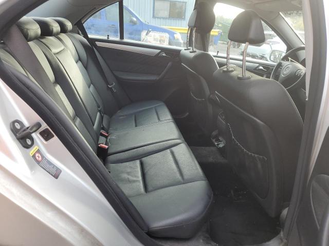 WDBRF64J65F560345 - 2005 MERCEDES-BENZ C 320 银色 照片 10
