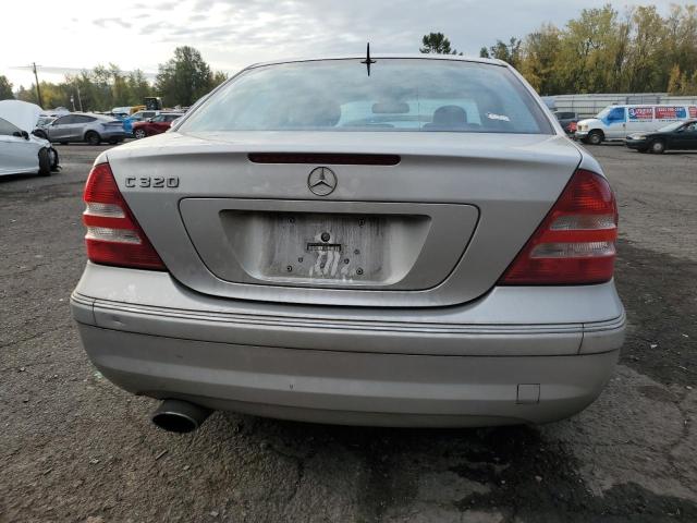 WDBRF64J65F560345 - 2005 MERCEDES-BENZ C 320 银色 照片 6