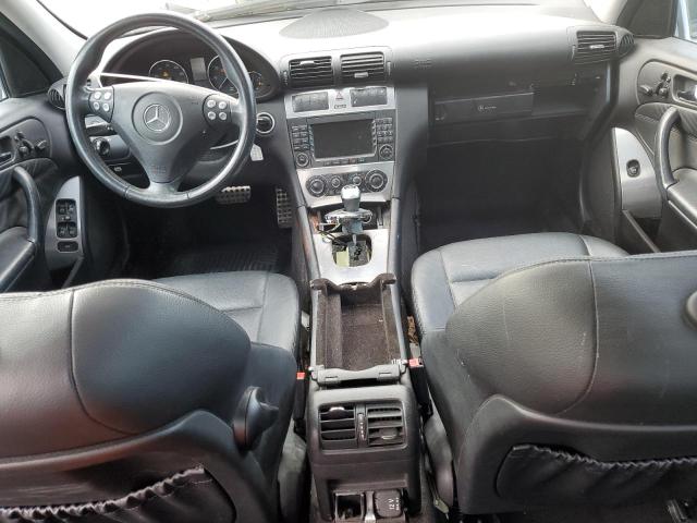 WDBRF64J65F560345 - 2005 MERCEDES-BENZ C 320 银色 照片 8