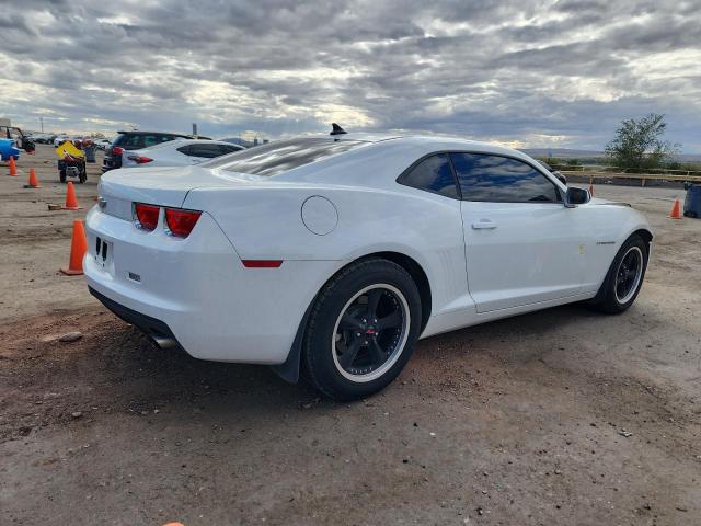 2G1FE1ED9B9201801 - 2011 CHEVROLET CAMARO LS Beyaz fotoğraf 3