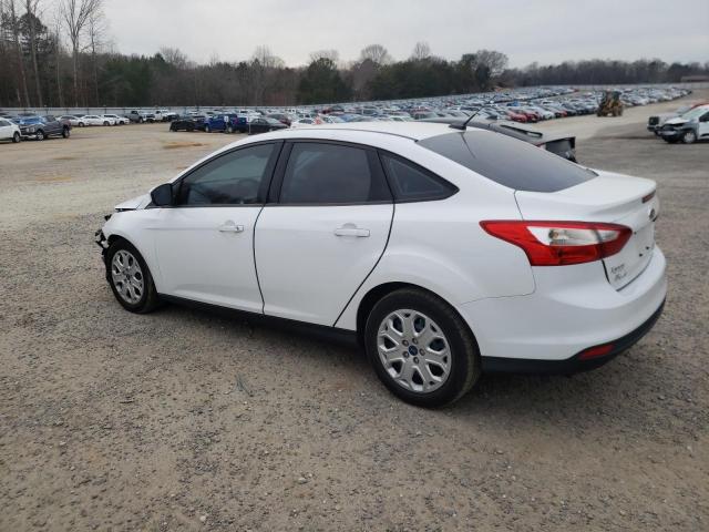 1FAHP3F26CL447790 - 2012 FORD FOCUS SE WHITE photo 2