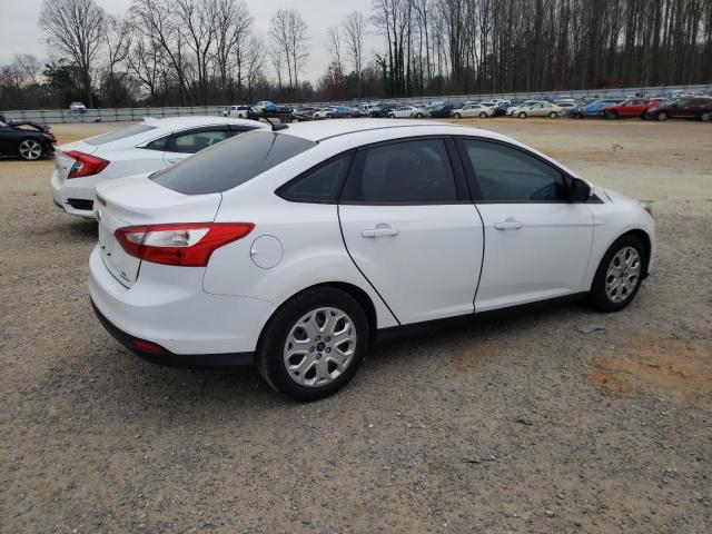 1FAHP3F26CL447790 - 2012 FORD FOCUS SE WHITE photo 3