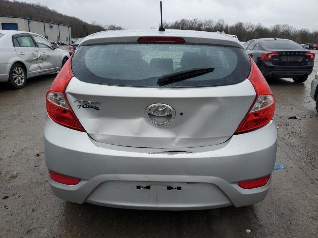 KMHCT5AE5GU242891 - 2016 HYUNDAI ACCENT SE SILVER photo 6