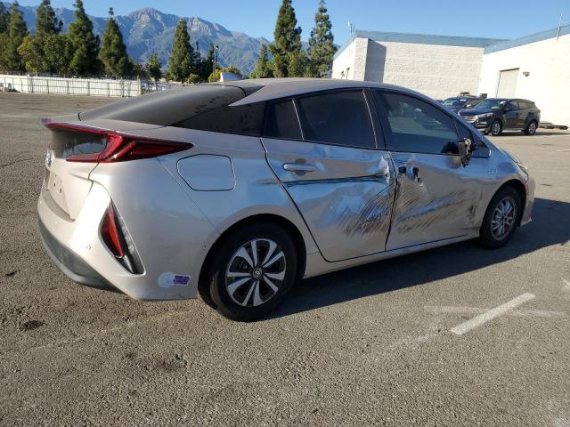 JTDKARFP6K3108199 - 2019 TOYOTA PRIUS PRIM ვერცხლისფერი ფოტო 3