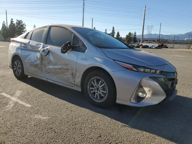 JTDKARFP6K3108199 - 2019 TOYOTA PRIUS PRIM ვერცხლისფერი ფოტო 4