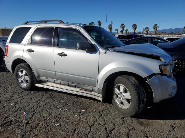 1FMCU03G29KA38031 - 2009 FORD ESCAPE XLT SILVER photo 4