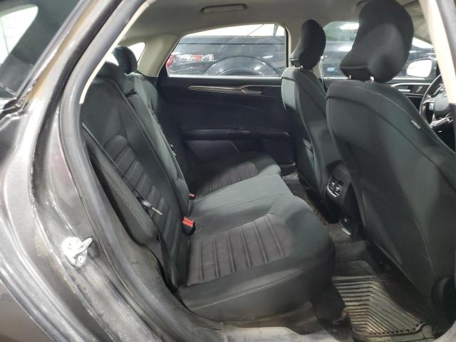 3FA6P0H77HR398817 - 2017 FORD FUSION SE GRAY photo 10