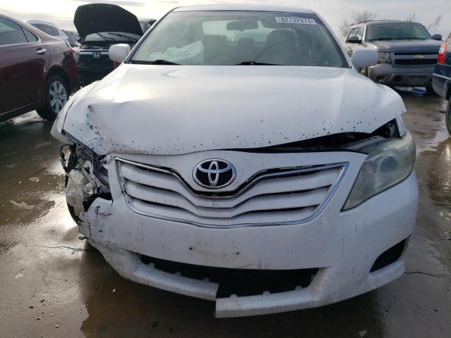 4T4BF3EK8BR152267 - 2011 TOYOTA CAMRY BASE WHITE photo 5