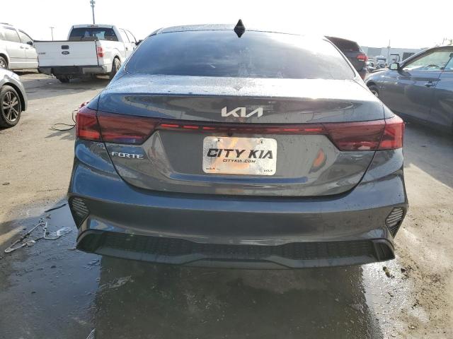 3KPF24AD3PE522507 - 2023 KIA FORTE LX CHARCOAL photo 6