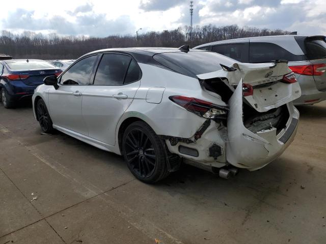 4T1K61AK8MU445366 - 2021 TOYOTA CAMRY XSE WHITE photo 2