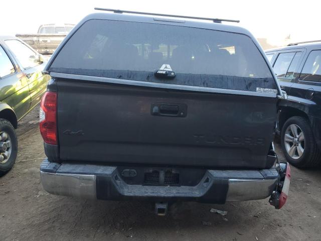 5TFUW5F18EX382905 - 2014 TOYOTA TUNDRA DOUBLE CAB SR/SR5 GRAY photo 6