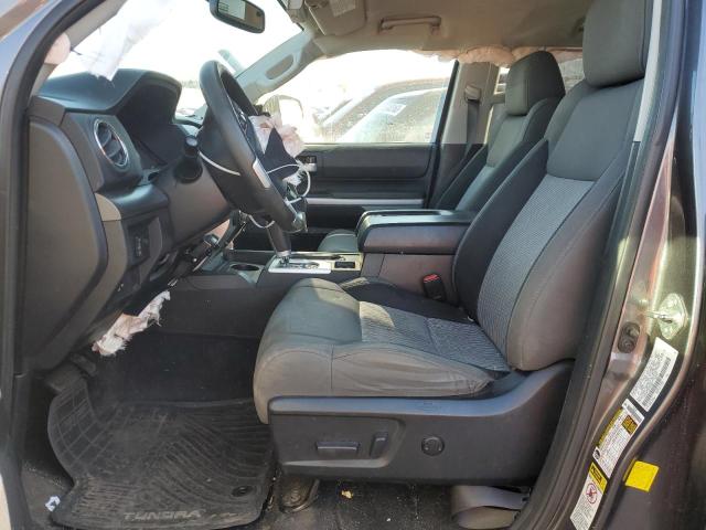5TFUW5F18EX382905 - 2014 TOYOTA TUNDRA DOUBLE CAB SR/SR5 GRAY photo 7