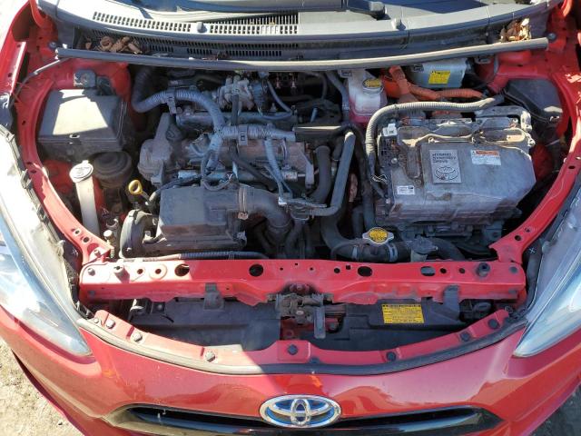 JTDKDTB32F1087537 - 2015 TOYOTA PRIUS C RED photo 11