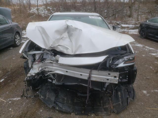 58AB21B19MU012987 - 2021 LEXUS ES 300H WHITE photo 5