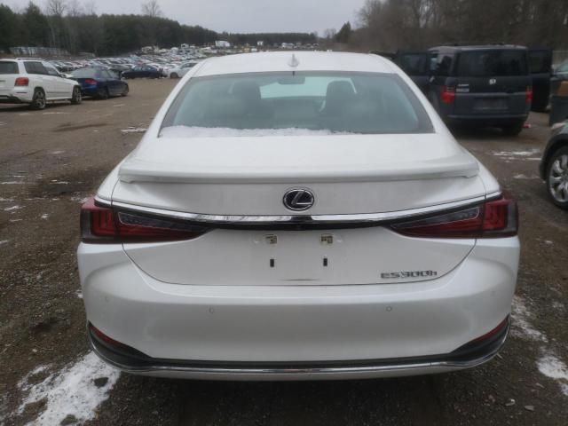 58AB21B19MU012987 - 2021 LEXUS ES 300H WHITE photo 6