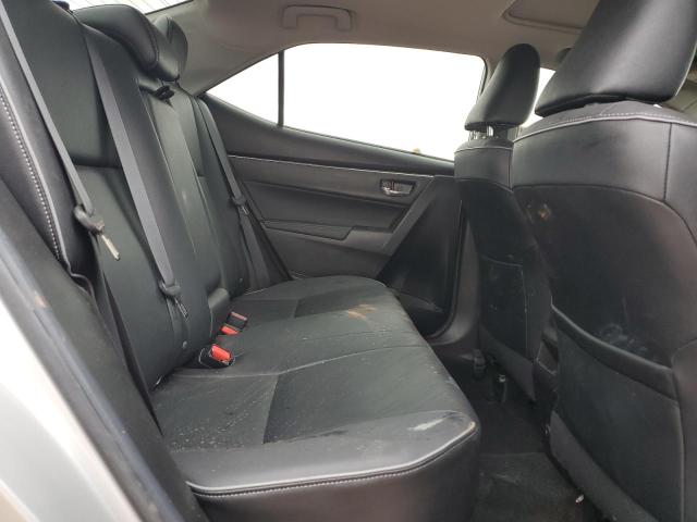 5YFBURHE0JP799304 - 2018 TOYOTA COROLLA L ვერცხლისფერი ფოტო 10