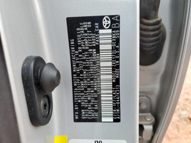 5YFBURHE0JP799304 - 2018 TOYOTA COROLLA L ვერცხლისფერი ფოტო 12