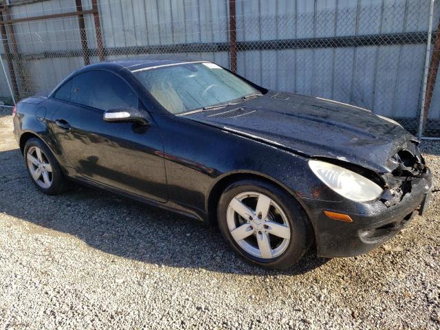 WDBWK54F07F166766 - 2007 MERCEDES-BENZ SLK 280 BLACK photo 4