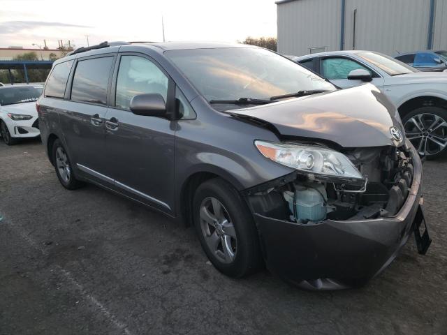 5TDKZ3DC7HS840595 - 2017 TOYOTA SIENNA LE SILVER photo 4