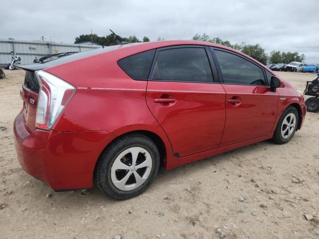 JTDKN3DU0F0430662 - 2015 TOYOTA PRIUS RED photo 3