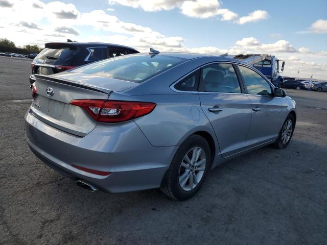 5NPE24AF3FH181116 - 2015 HYUNDAI SONATA SE SILVER photo 3