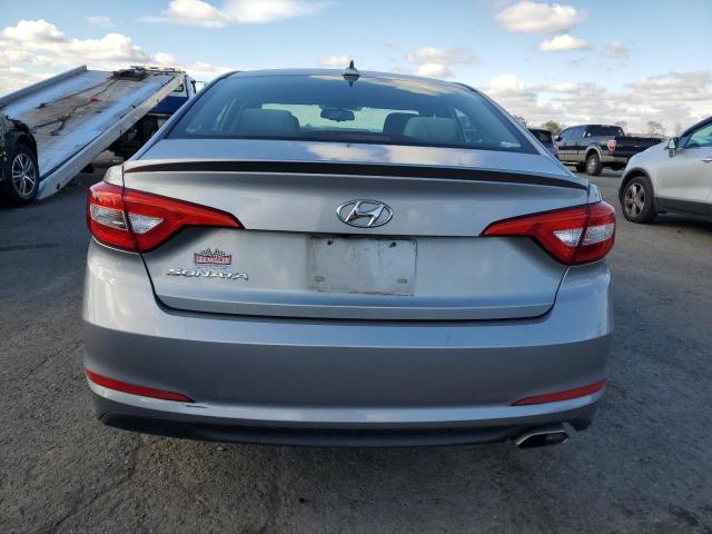 5NPE24AF3FH181116 - 2015 HYUNDAI SONATA SE SILVER photo 6