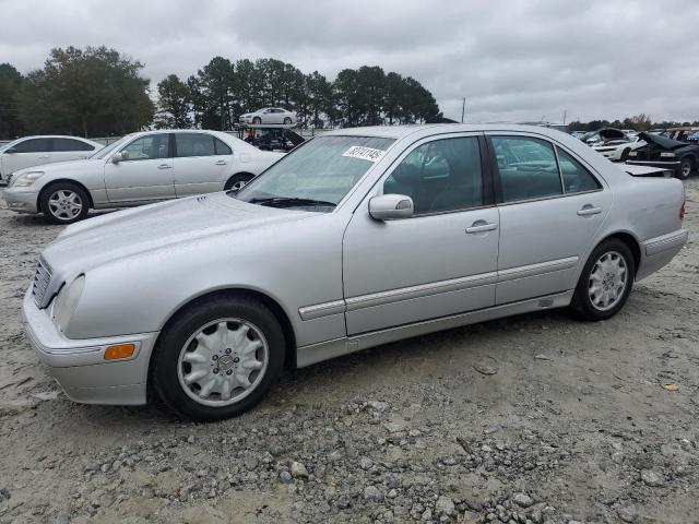 2000 MERCEDES-BENZ E 320, 