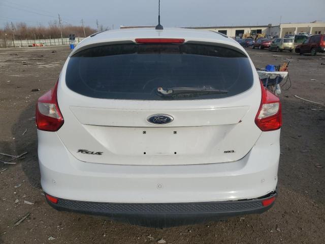 1FAHP3M27CL308965 - 2012 FORD FOCUS SEL WHITE photo 6